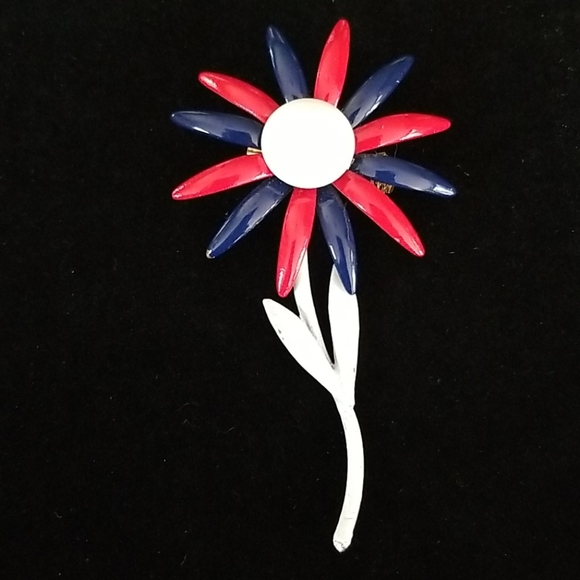 Vintage 1960s Red White and Blue Enamel Daisy Flower Brooch Pin - Picture 3 of 16